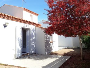 Exterior - Modern House in L'Aiguillon sur Mer with Garden and Pets Allowed (L'Aiguillon-sur-Mer)