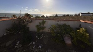 Property grounds - Cottage with Terrace and Sea View, Pets Allowed (La Tranche-sur-Mer)