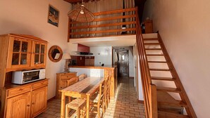 Interior - Cottage with Terrace and Sea View, Pets Allowed (La Tranche-sur-Mer)