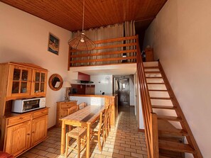 Interior - Cottage with Terrace and Sea View, Pets Allowed (La Tranche-sur-Mer)