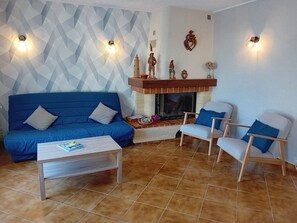 TV - Charming house in La Tranche-Sur-Mer, 5 sleeps, garden and south terrace (La Tranche-sur-Mer)