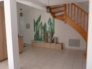 Interior - Modern house in La Tranche-sur-Mer, 6 pers, terrace, garden (La Tranche-sur-Mer)