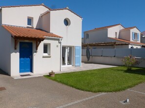 Exterior - Modern house in La Tranche-sur-Mer, 6 pers, terrace, garden (La Tranche-sur-Mer)