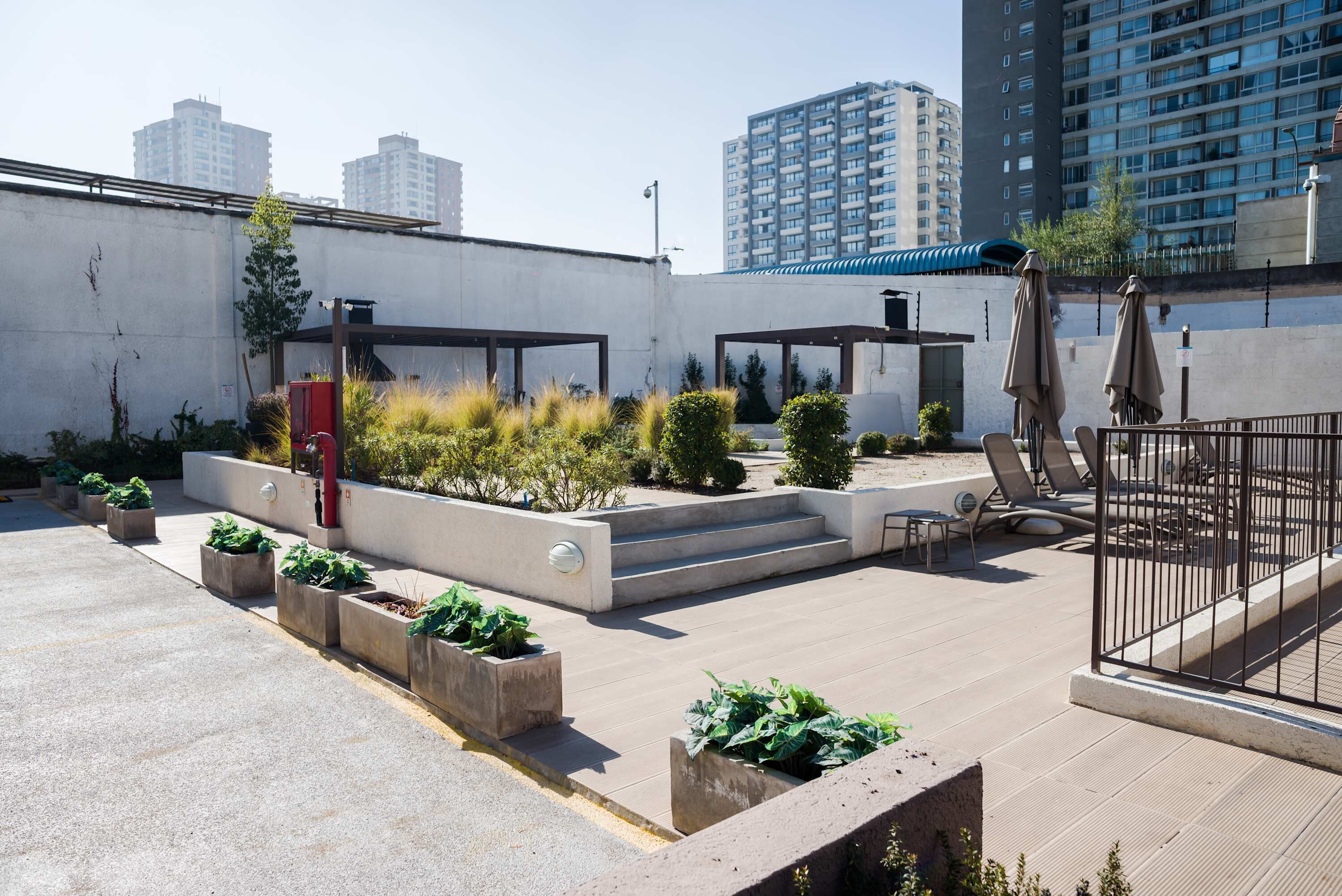 المنطقة المحيطة بالمنشأة