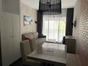 TV - Studio in Gourette with pool, 4 pers, pets OK (Gourette)
