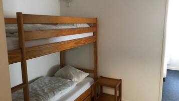 1 bedroom, free WiFi, bed sheets