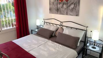 3 makuuhuonetta, silitysrauta/-lauta, Wi-Fi, vuodevaatteet