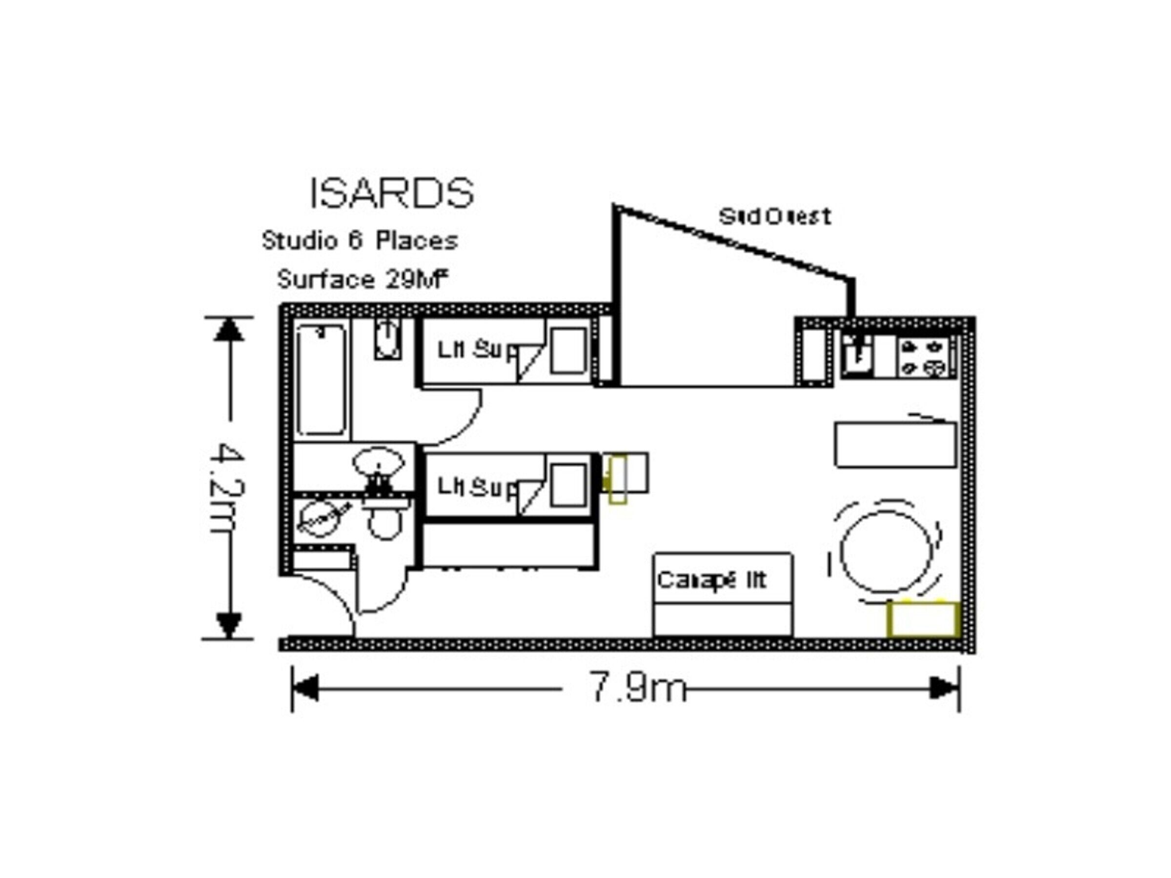 A floor plan of a studio apartment with 6 places, including a living area, kitchen, bathroom, and a balcony.