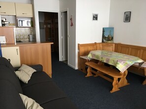 TV - Comfort studio 6 pers, near slopes, pets allowed (Gourette)