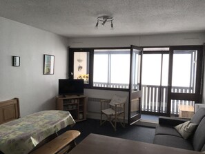 TV - Comfort studio 6 pers, near slopes, pets allowed (Gourette)