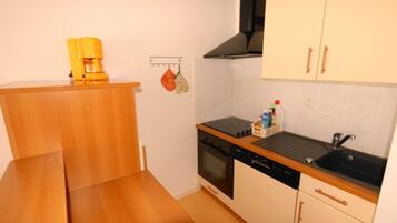 Réfrigérateur, micro-ondes, lave-vaisselle