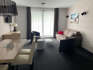 TV - Gourette: Studio 6 pers, 44m² with terrace, pets allowed (Gourette)