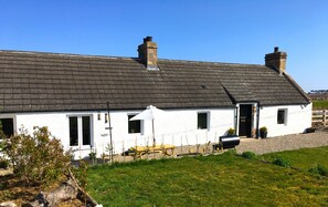 Exterior - Excellent 2 bed cottage in the stunning Scottish Highlands near Portmahomack (Tain)