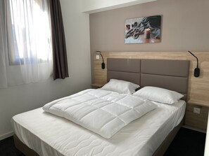 2 bedrooms, free WiFi, bed sheets - 2-room apartment for 8 in Gourette with pool and pets allowed (Gourette)