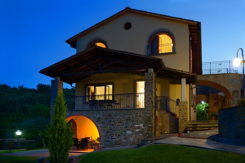 Apartment 'Casa Padronale - Podere Del Griccia' with Pool, Wi-Fi and Air Conditioning
