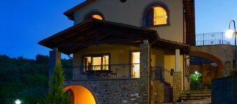 Apartment 'Casa Padronale - Podere Del Griccia' with Pool, Wi-Fi and Air Conditioning