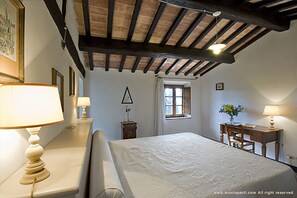 Classic Villa, Garden View | Free WiFi