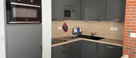 Frigorífic, microones i rentaplats