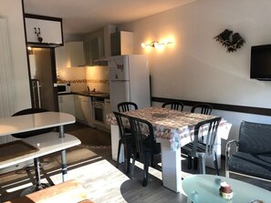Dining - Gourette Studio, 6 pax, WIFI, pets allowed (Gourette)
