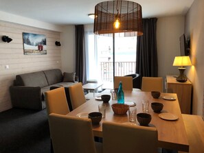 TV - Gourette: Apartment 8 pers, pool, pets allowed (Gourette)