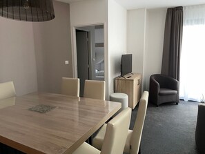 Dining - Gourette: Apartment for 8, 56m², Pets Allowed (Gourette)