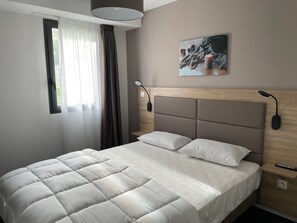 2 bedrooms, free WiFi, bed sheets - Gourette: Duplex 10 pers, Pool, Pets allowed (Gourette)
