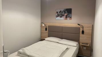 WiFi (free), bed sheets