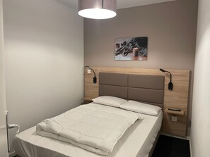 Free WiFi, bed sheets - Studio cabin in Gourette, 6 people, pool, pets allowed (Gourette)