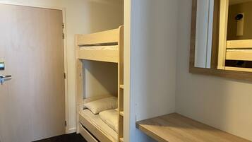 WiFi (free), bed sheets