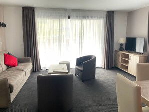 TV - Gourette: 2-Room Apt, 6 People, Pool, Pets Allowed (Gourette)