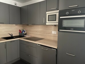 Refrigerador, microondas y lavavajillas 