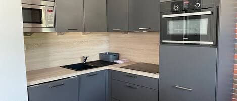 Refrigerador, microondas, lavavajillas