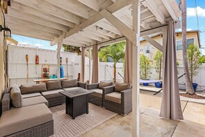 Terrace/patio - Ocean Beach Chic 2BR | Patio | Surf Vibes | A/C (San Diego)