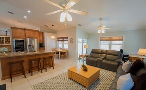 Smart TV, books, offices - ‼️Poolside Miami Paradise w/ BBQ + Outdoor Lounge (Miami)