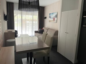 TV - Cozy studio with pool and pets allowed in Gourette, 4 pers (Gourette)