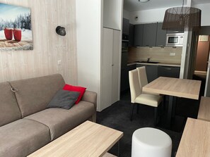 TV - Cozy studio with pool and pets allowed in Gourette, 4 pers (Gourette)