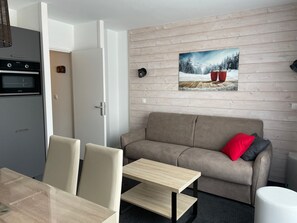 TV - Studio in Gourette, 4 ppl, pool, pets allowed (Gourette)