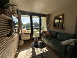 TV - Renovated cozy studio with south balcony - 2 pers. (Arâches-la-Frasse)