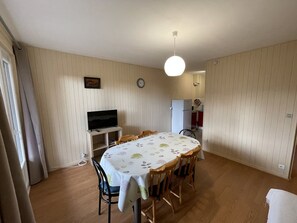 Interior - Spacious T2 with balcony near slopes in Le Lioran (Le Lioran)