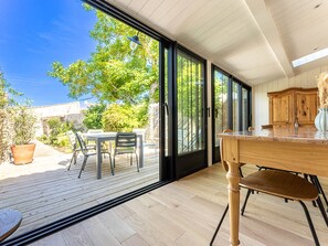 Dining - Charming house in La Flotte for 6 people, renovated with terrace (La Flotte)