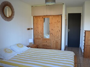 1 bedroom, free WiFi - Charming 2-room with WIFI for 4 guests at Le Pernant (Arâches-la-Frasse)