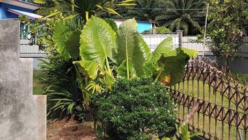 House, 2 Bedrooms, Smoking, Patio | Garden