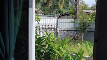 House, 2 Bedrooms, Smoking, Patio | Garden