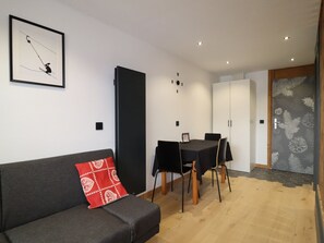 Interior - Renovated and cozy studio with Wifi and pets allowed near center (Arâches-la-Frasse)
