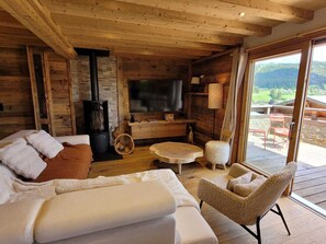 TV, fireplace - Stunning 4-bedroom chalet in Les Gets, breathtaking views (Les Gets)