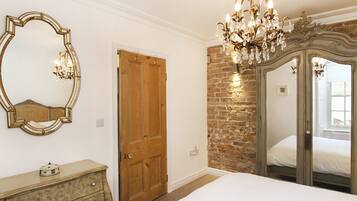 2 bedrooms, individually decorated, individually furnished