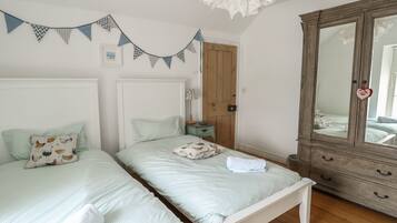 4 bedrooms, individually decorated, individually furnished, free WiFi