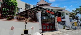 OYO 94899 Nilskost Syariah Near Upn