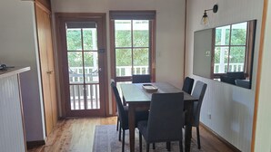 Dining - Cottage in beautiful Blue Mountains (Mount Victoria)