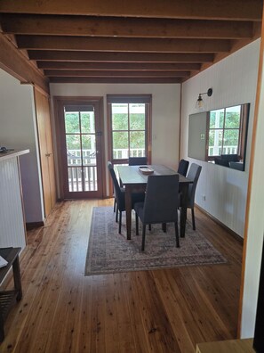 Dining - Cottage in beautiful Blue Mountains (Mount Victoria)